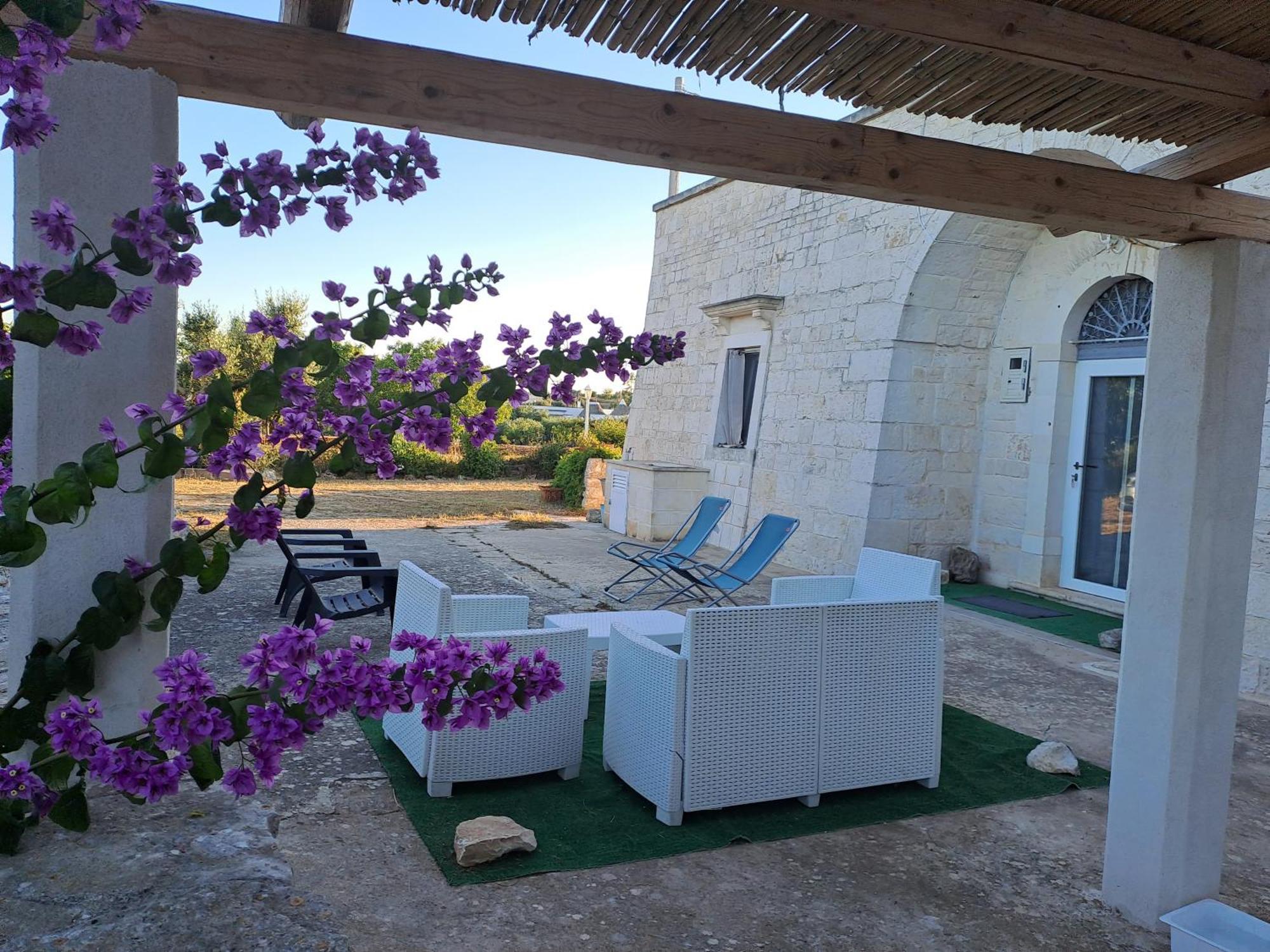 Trulli Carlo Anna Villa โลโกโรตอนโด ภายนอก รูปภาพ